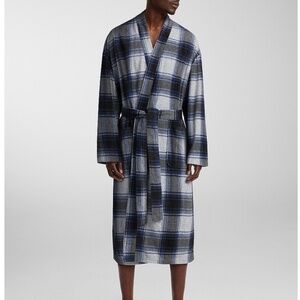 Majestic navy blue and gray plaid microfleece robe NWT